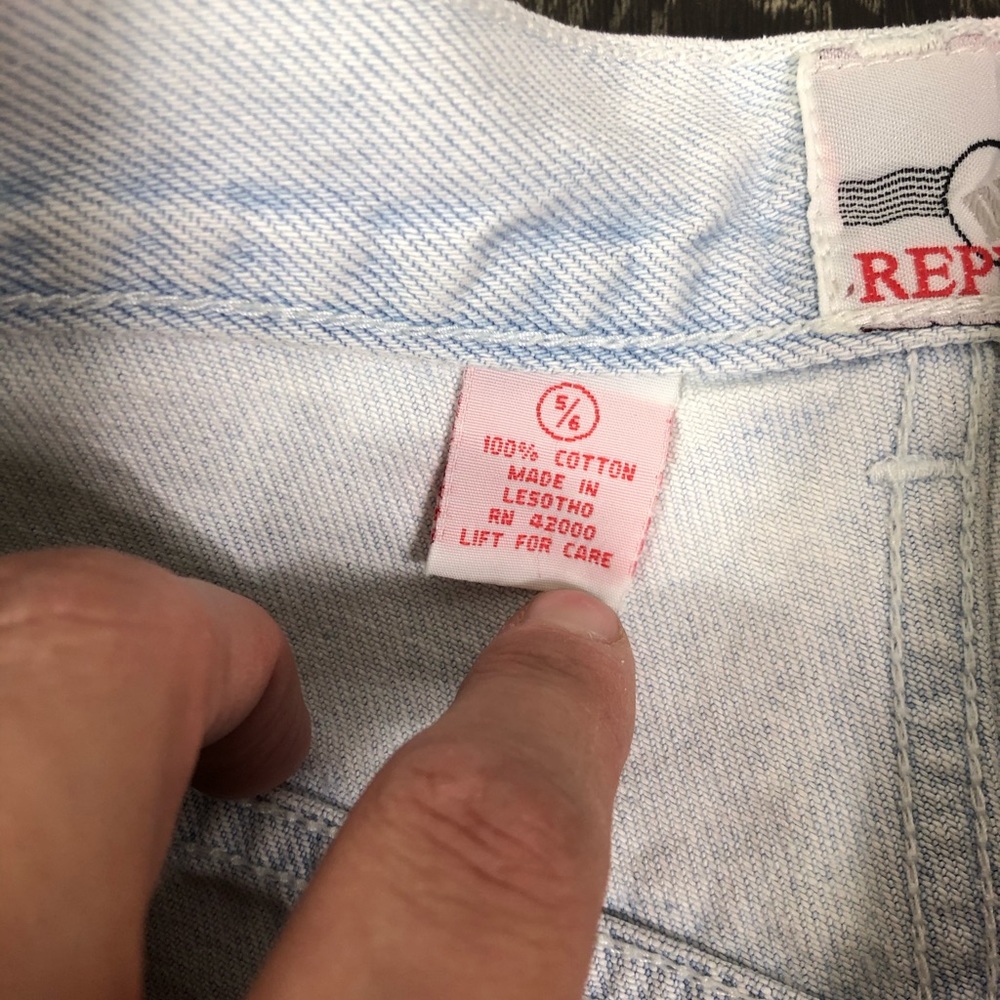 Vintage 90’s Denim Republic Jean Shorts - Picture 8 of 10